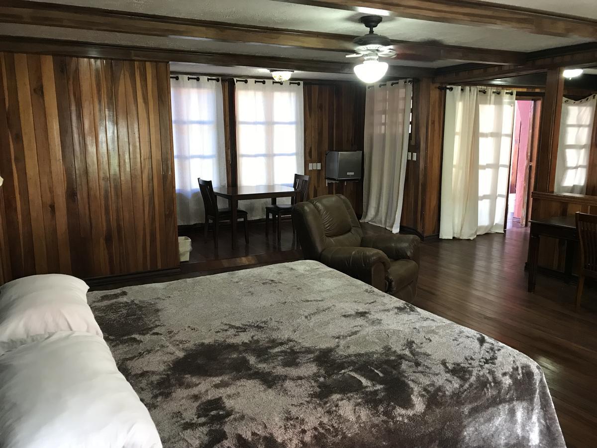 סן חוזה Hotel Castillo מראה חיצוני תמונה